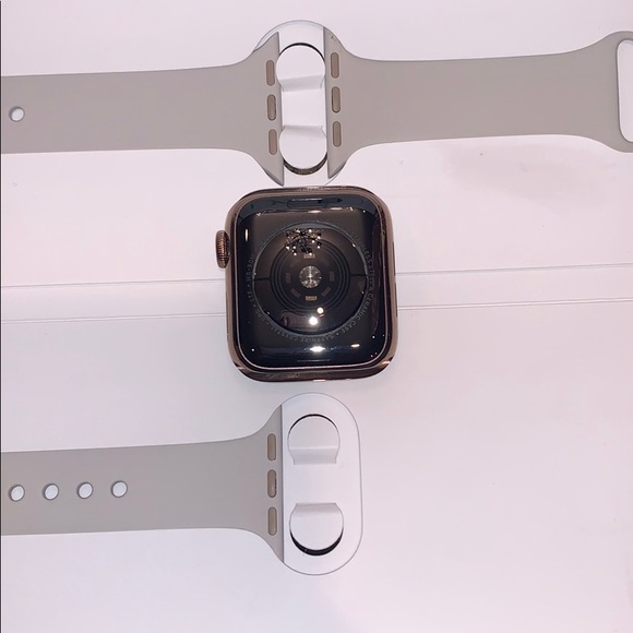 APPLE WATCH SERIES4 STAINLESS STEAL GOLD GPS+CELL. - Picture 3 of 8